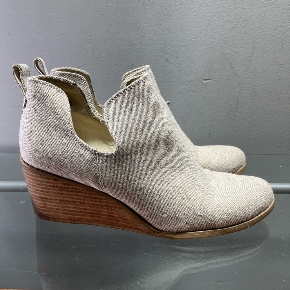 Tom’s Boots